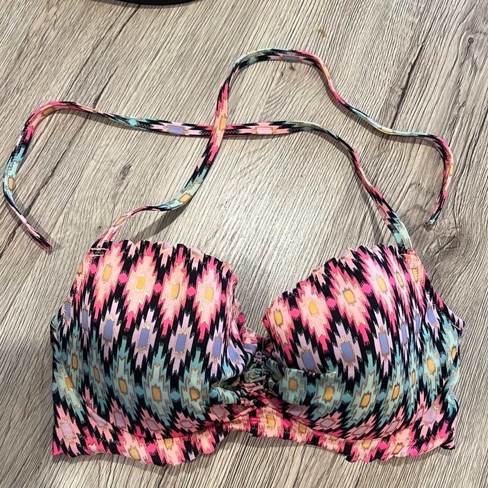 NWOT Victoria's Secret 34D Warm Ikat Foil Bikini Top